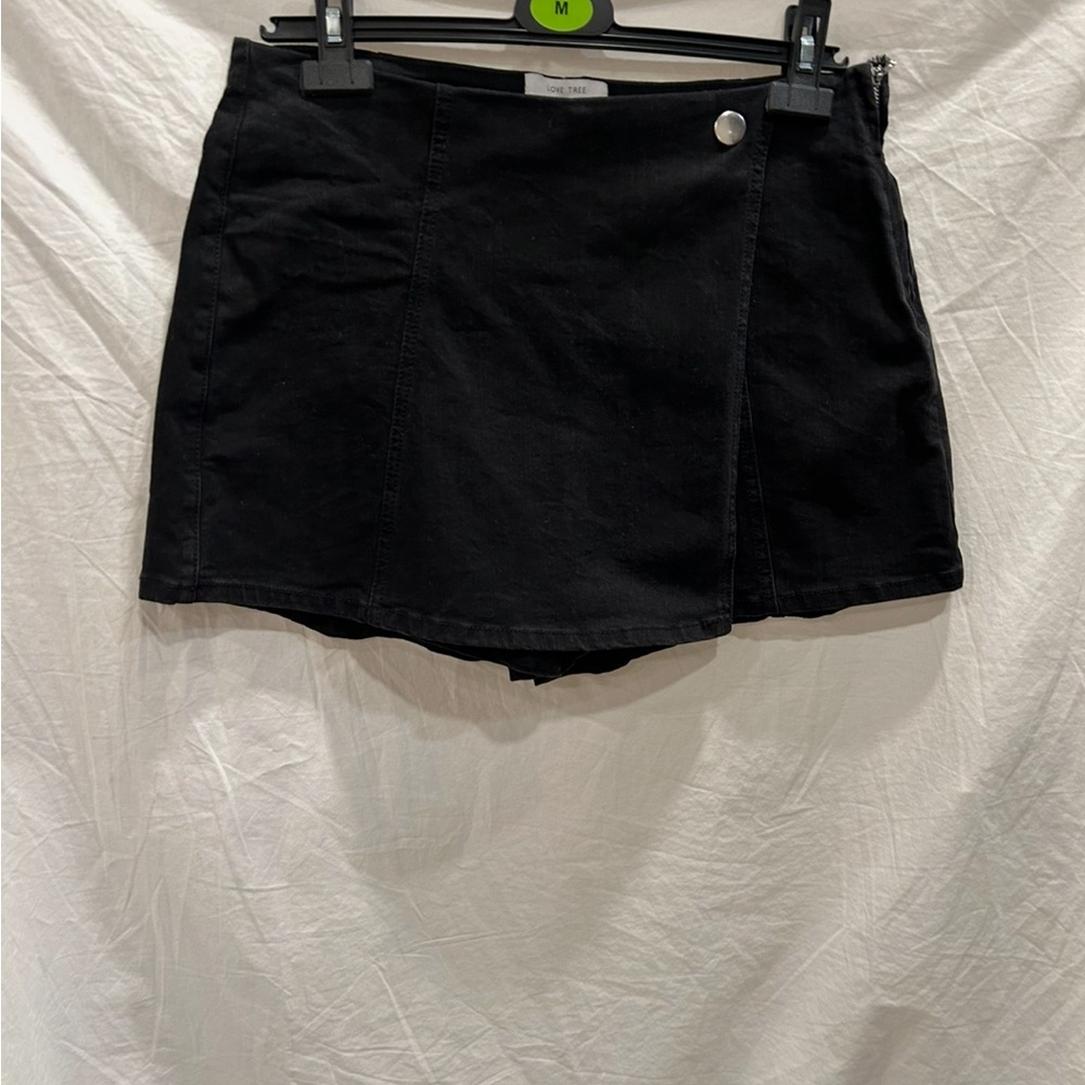 Love Tree Women’s Black Skort